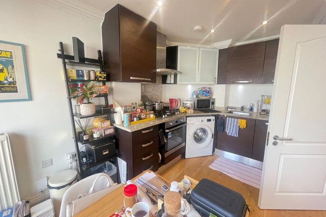 Flat 4,542a Holloway Road, London photo 5