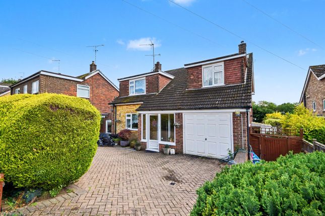 9, Farnham Park Close, Surrey photo 2