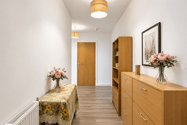 Flat 28 Carter Court, Gilding Way, SOUTHALL photo 3