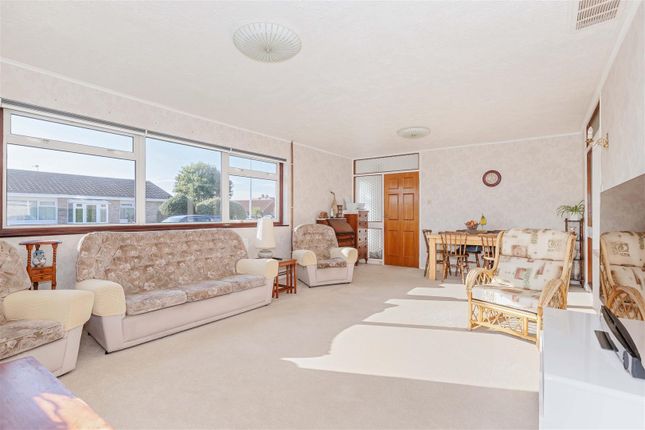 1, Rockingham Close, Worthing photo 3