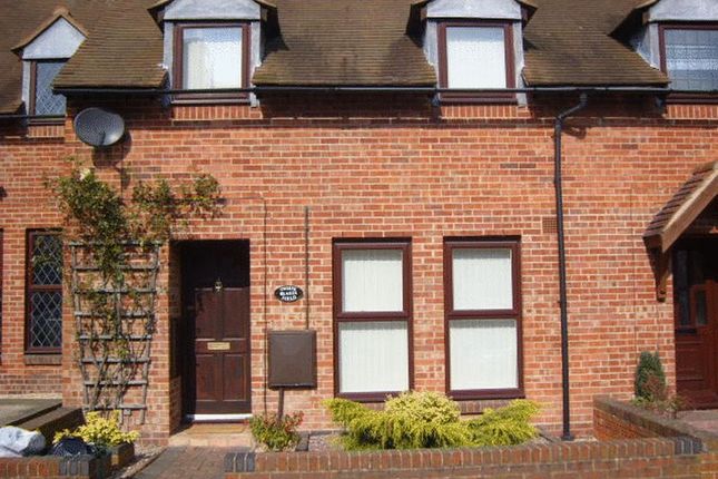 Thumbnail Terraced house to rent in Blakes Field, Didcot