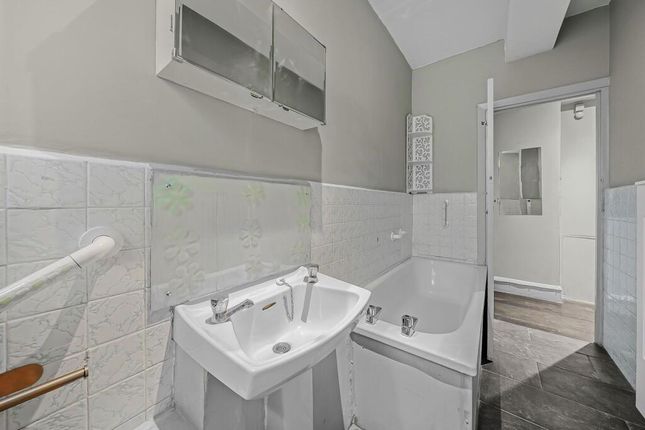 Flat B14, Sloane Avenue Mansions, Sloane Avenue, London photo 4