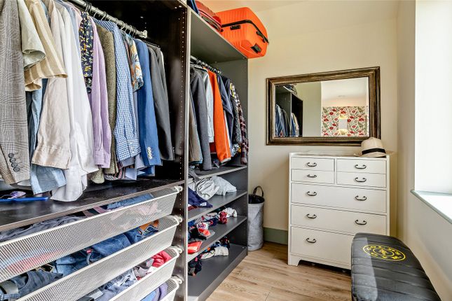 Walk-In Wardrobe