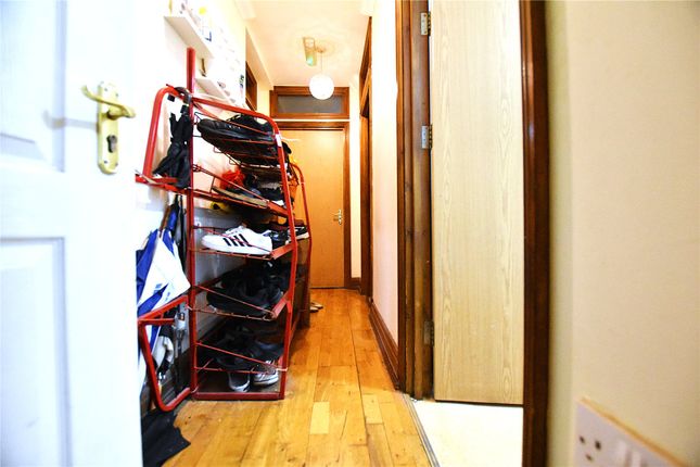 Flat 2, 7, Dunheved Road North, Thornton Heath photo 2