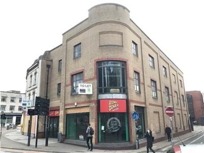 Retail premises to let in Union Street, Bristol