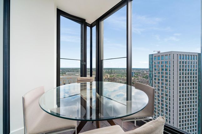 Flat 3005 Damac Tower 67, Bondway, London photo 4