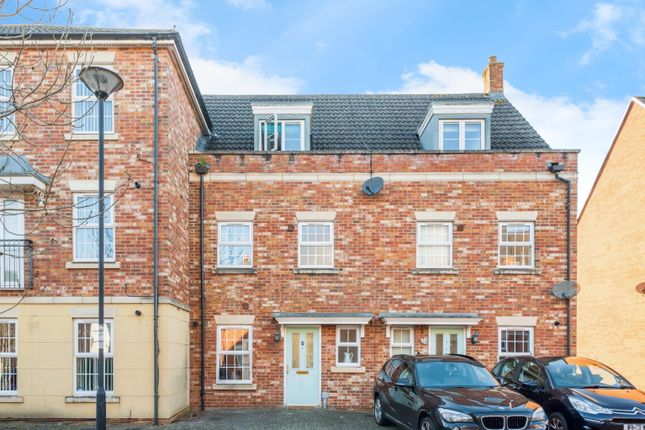 Town house for sale in Sandbourne Road, Swindon, Wiltshire