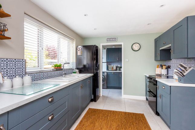2, Teasel Close, Rushden photo 4