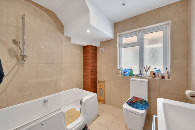 38, The Ridgeway, London photo 3
