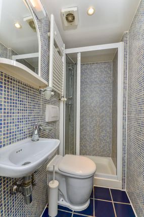 Flat 14, 48 Penywern Road, Earls Court photo 5
