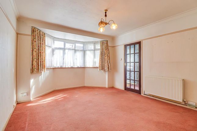 53, Queen Annes Drive, Westcliff-on-Sea photo 4