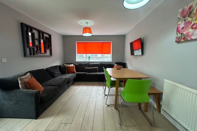 8-bed terraced on 96, Coburn Street, Cardiff, £4,360/mo