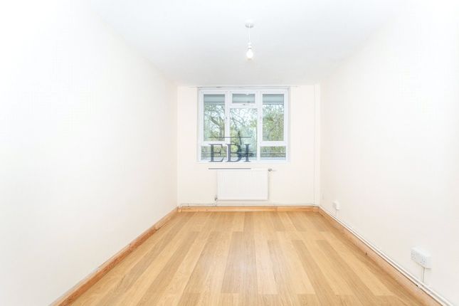 Flat for sale in President House, King Square, London