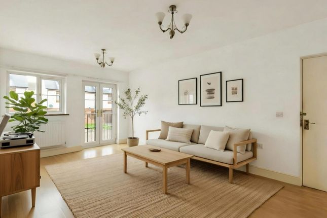 7, Fern Square, Weymouth photo 3