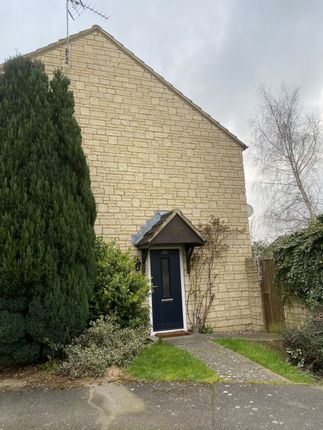 Semi-detached house to rent in Avocet Way, Langford Village, Bicester
