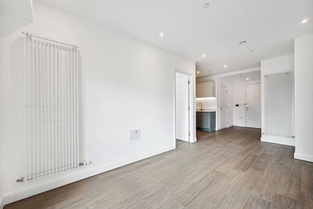 Flat for sale in The Courtyard, Royal Eden Docks