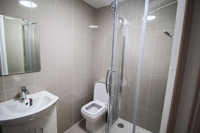 Room 4 49 Rutland Crescent, Luton photo 3
