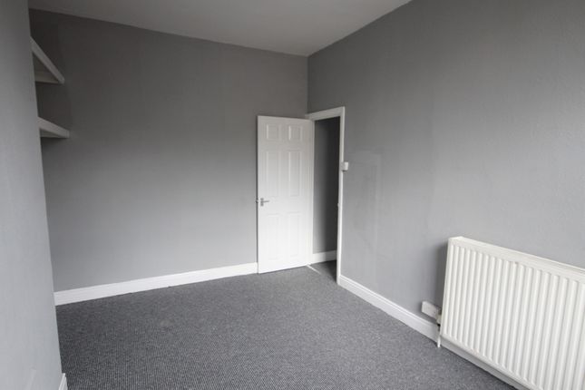 Woodview Street, Leeds photo 3