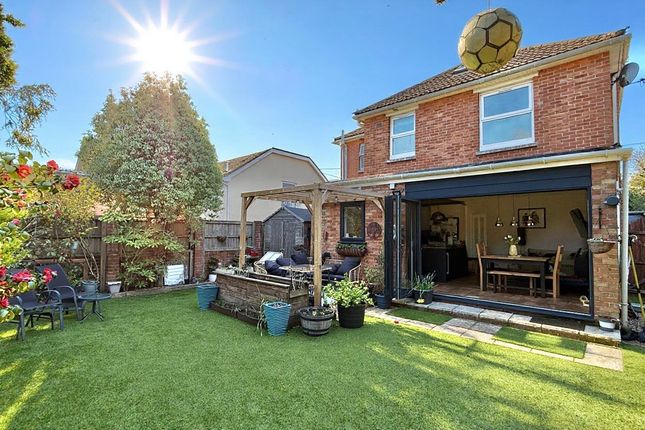 88 Parsonage Barn Lane, Ringwood photo 2
