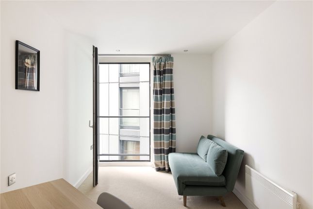 Flat for sale in Brewhouse Yard, Clerkenwell, London