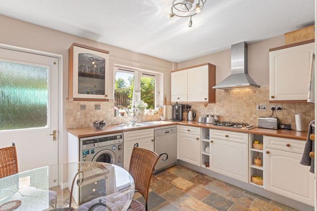 16 Kennedie Park, Mid Calder photo 4