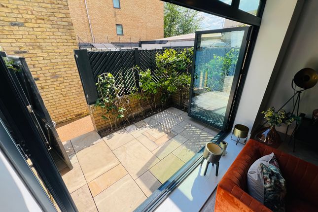 Flat for sale in Tanners House, Stratford, London