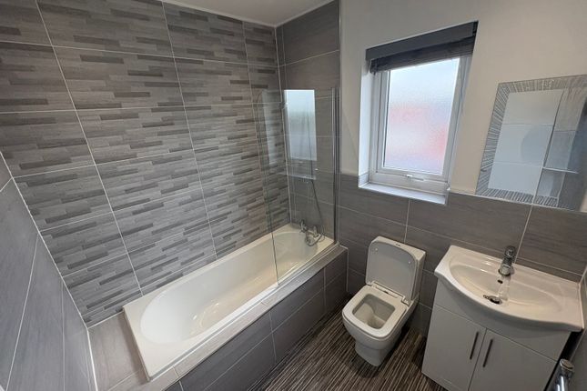 19, Woodvale, Bolton photo 5