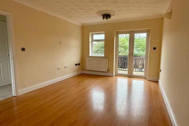 Fairmead Way, Peterborough photo 5
