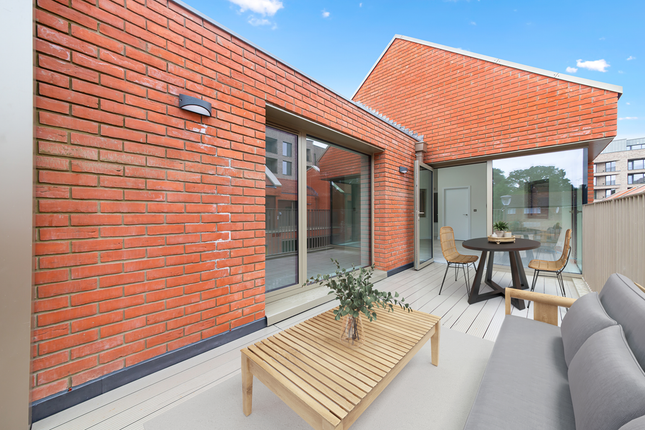 2 Pine Grove, Sheerwater Woking, null photo 4