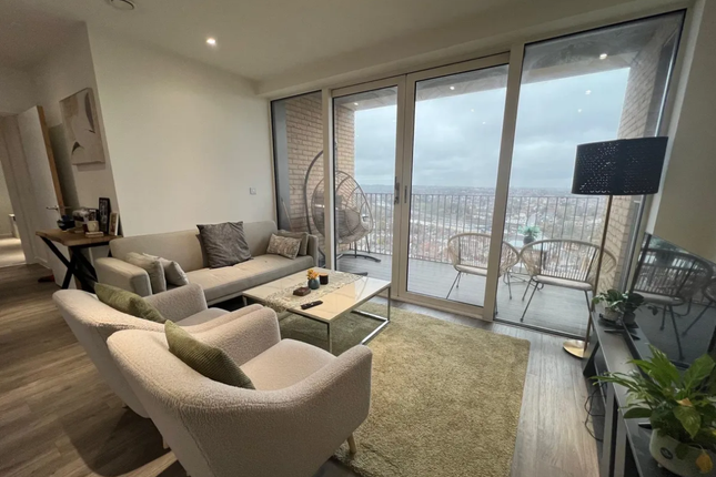 2-bed flat on Flat 127, Hawfinch House, London, £475,000