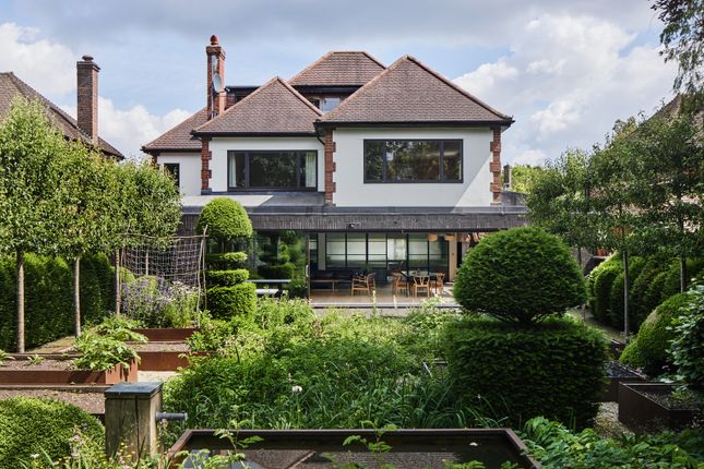 47, Pine Grove, London photo 4