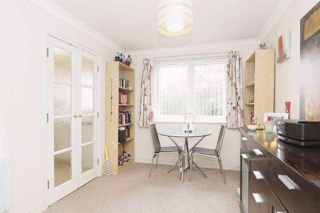 Flat for sale in Montgomery Court, Warwick