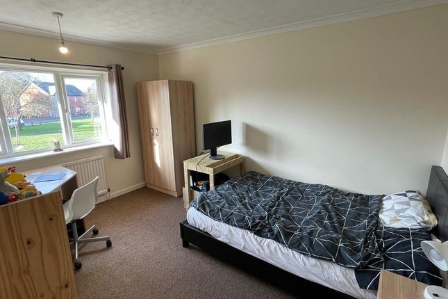 Thumbnail Shared accommodation to rent in Blankney Crescent, Lincoln