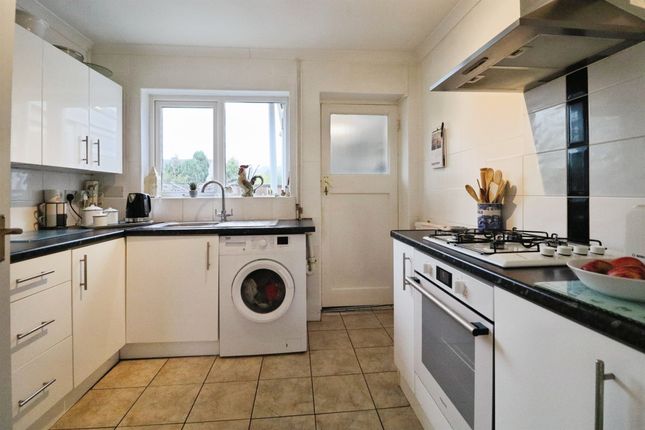 4, Castle Close, Dinas Powys photo 4