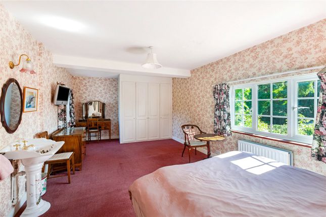 17, Sandy Lodge Lane, Hertfordshire photo 2