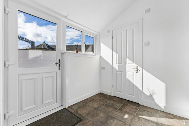 20, Bridgend, Stirlingshire photo 2