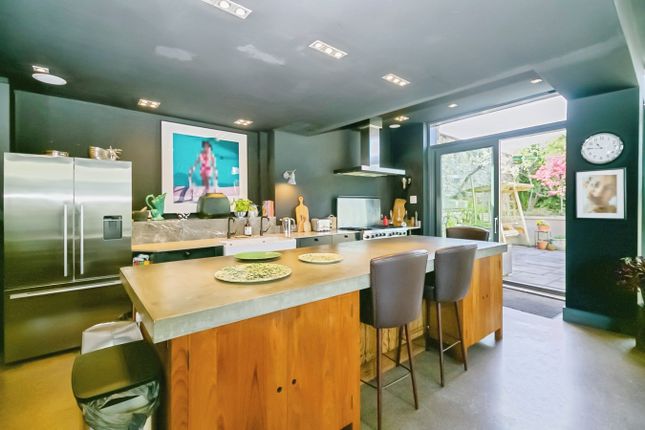 8, Cardiff Road, Cowbridge photo 2