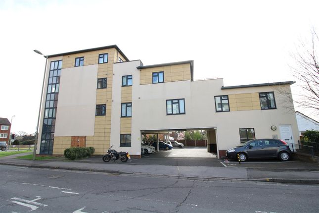 Flat to rent in Curzon Road, Waterlooville