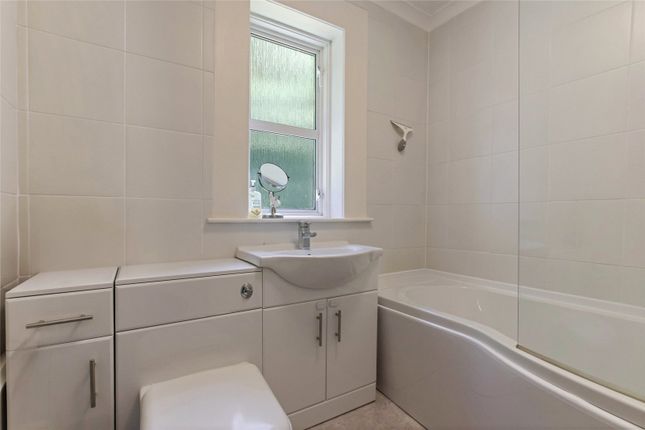 62, Stirling Avenue, Lanarkshire photo 4
