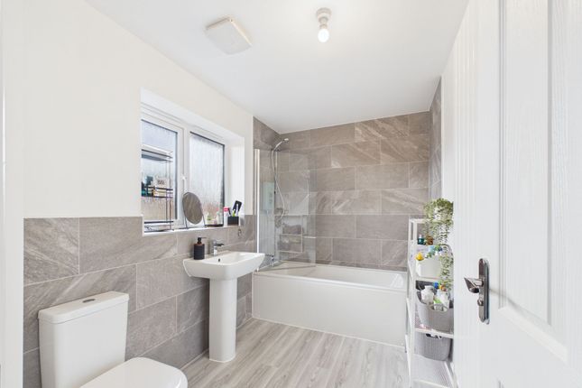 7 Berrington View, Peterborough photo 3