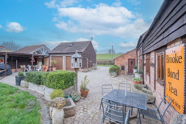 Cambridge Hall Barn, Birts Street, Malvern photo 3