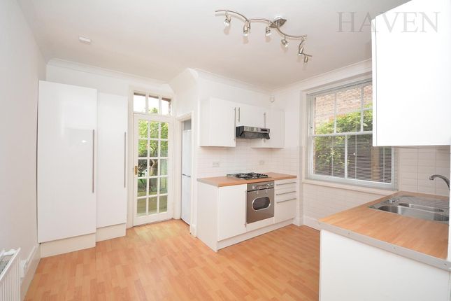 Thumbnail Maisonette to rent in Market Place, East Finchley