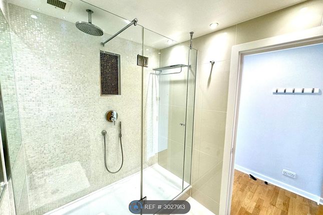 Flat, Bishopsgate, London photo 4