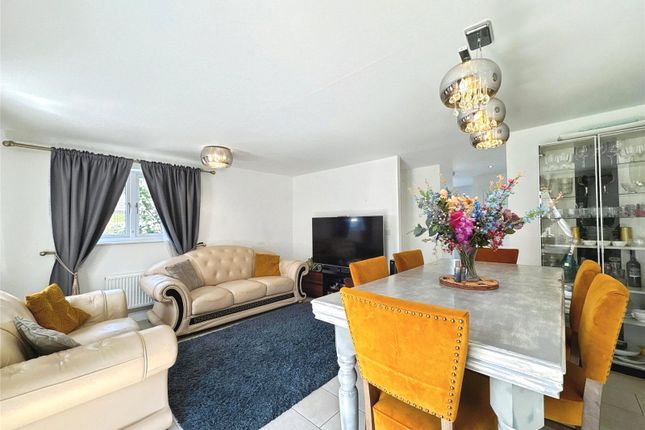 105, Fullbrook Avenue, Reading photo 2