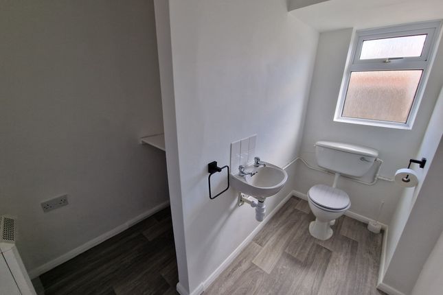10 Clifton Close, Yeovil photo 4