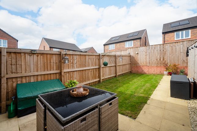 5, Hazel Close, Chesterfield photo 4