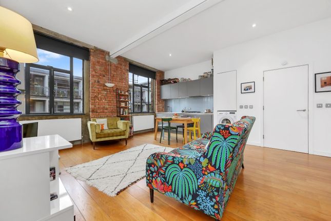 Flat 21, 4 Minerva Street, London photo 3