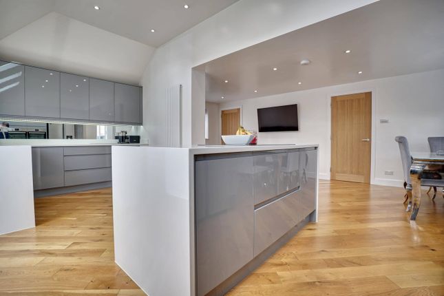 110, Ridgeways, Harlow photo 4