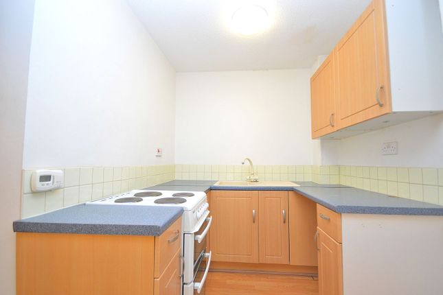 Farndon Close, Northampton photo 4