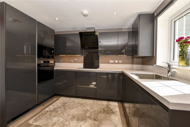 Flat 1, Clover House,, Barns Road, Wokingham photo 4